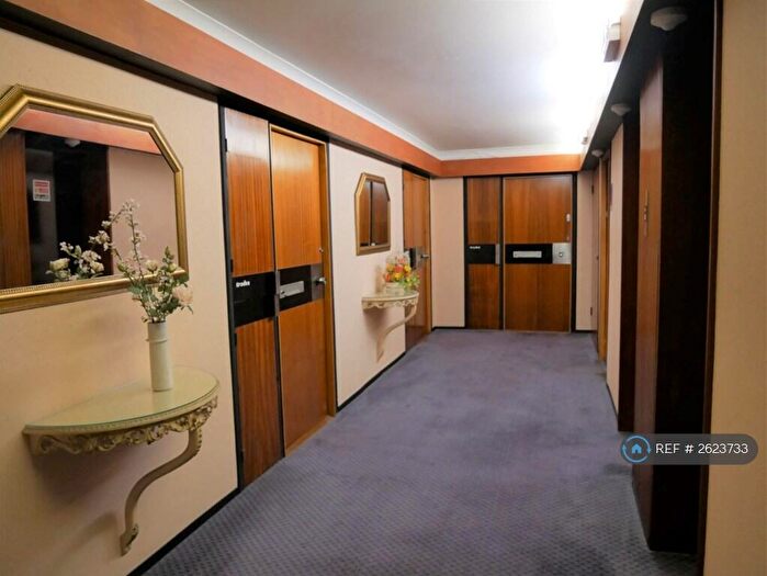 2 Bedroom Flat To Rent In Bassett Avenue, Southampton, SO16