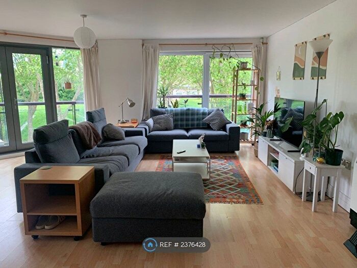 2 Bedroom Flat To Rent In Stanton House, London, SE16
