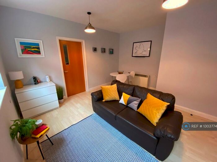 2 Bedroom Flat To Rent In Minster Court, Leicester, LE1