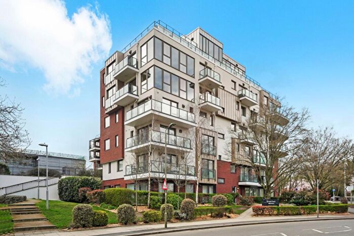 2 Bedroom Flat To Rent In Green Lane, Brunel Court, HA8