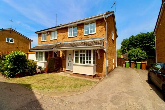 3 Bedroom Semi-Detached House To Rent In Flamborough Close, Woodston, Peterborough, PE2