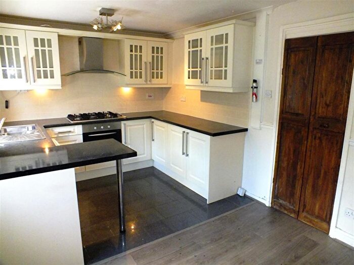 3 Bedroom Terraced House To Rent In Holtdale Avenue, Cookridge, Leeds, LS16