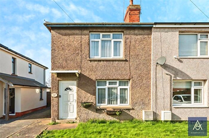 3 Bedroom Semi Detached House For Sale In Halse Road, Brackley, Northamptonshire, NN13