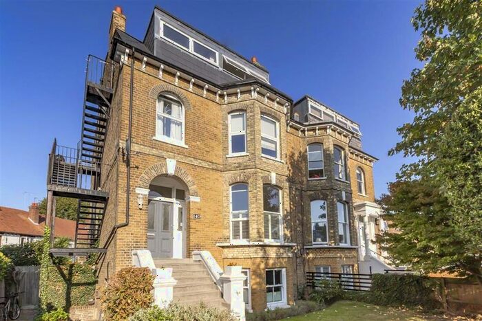 2 Bedroom Flat To Rent In Stanley Road, Teddington, TW11