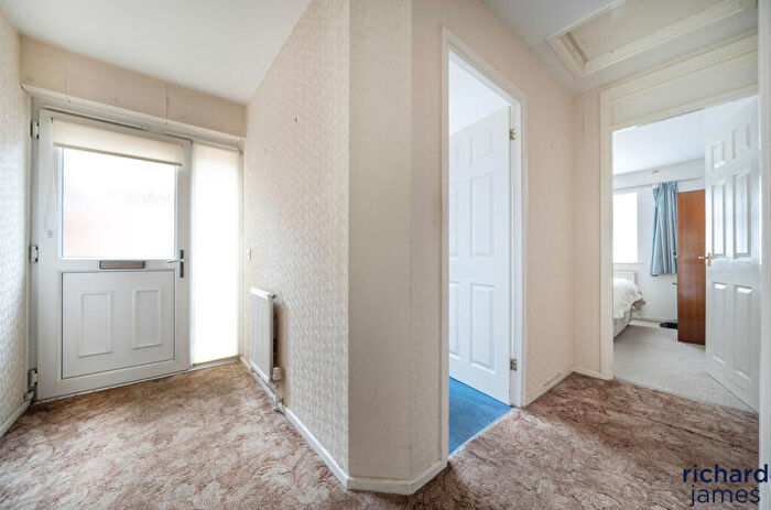 2 Bedroom Detached Bungalow For Sale In Ashburnham Close, Freshbrook, Swindon, SN5