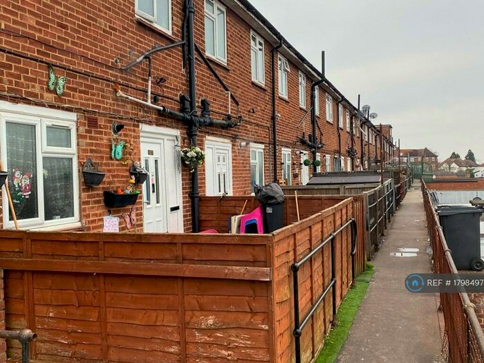 3 Bedroom Terraced House To Rent In Central Parade, New Addington, Croydon, CR0