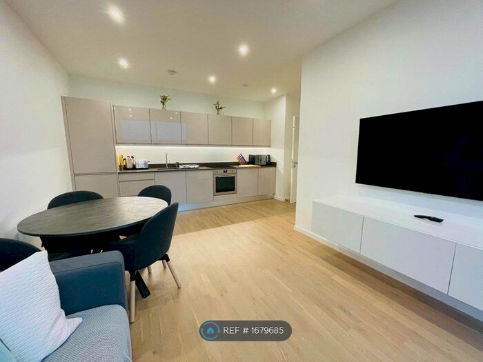 2 Bedroom Flat To Rent In Milton Keynes, Milton Keynes, MK9