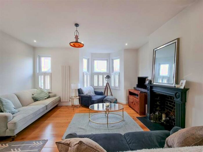 3 Bedroom Maisonette Flat To Rent In Dryden Road, London, SW19