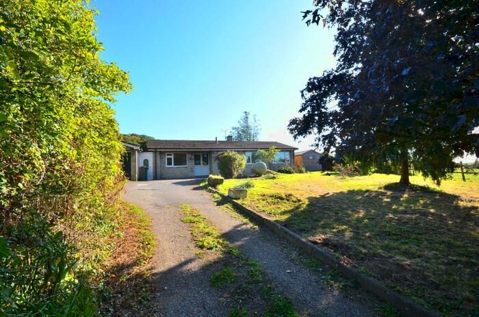 4 Bedroom Bungalow To Rent In Upton Lane, Brookthorpe, Gloucester, GL4