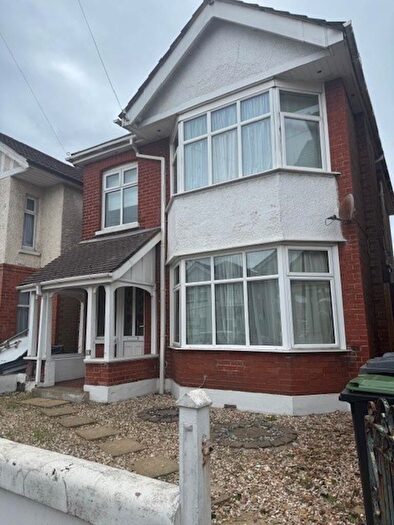 5 Bedroom Detached House To Rent In Bingham Road, Bournemouth, BH9