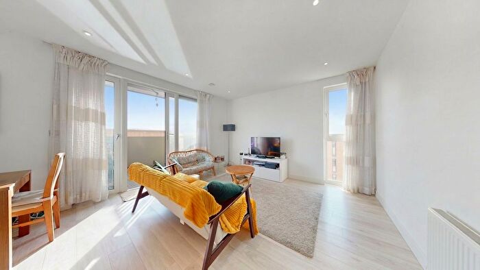 2 Bedroom Flat To Rent In Moorhen Drive, London, NW9