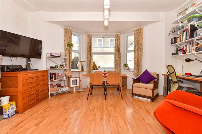 1 Bedroom Flat For Sale In Arthur Road, Margate, Kent, CT9