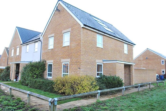 3 Bedroom End Of Terrace House For Sale In Bramley Close, Bishops Cleeve, Cheltenham, GL52