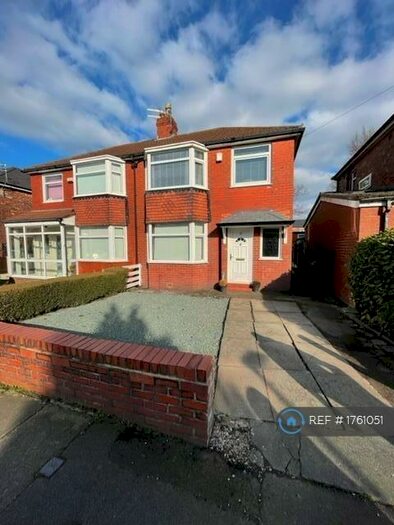 3 Bedroom Semi-Detached House To Rent In Beech Avenue, Whitefield, Manchester, M45