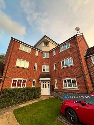 2 Bedroom Flat To Rent In De Port Gardens, Chineham, Basingstoke, RG24