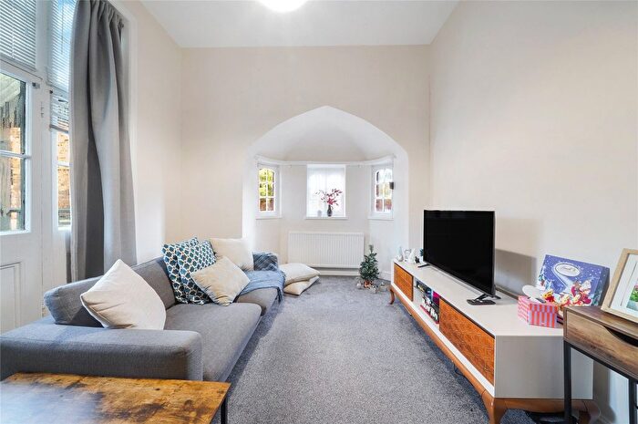 2 Bedroom Flat To Rent In Chevening Road, Queens Park, NW6