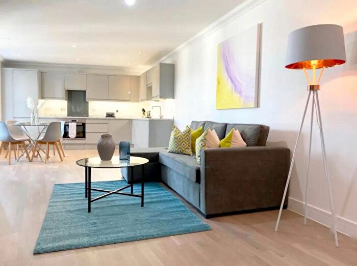 2 Bedroom Flat To Rent In Victoria Street, Rochester, ME1