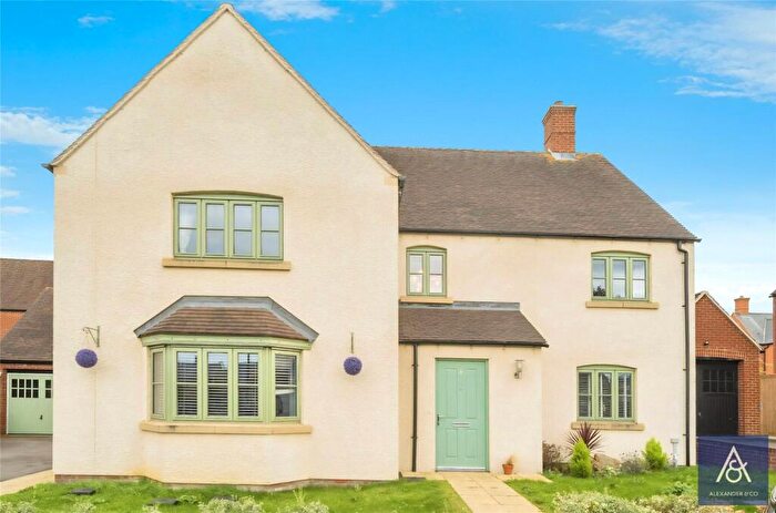 5 Bedroom Detached House For Sale In Capricorn Way, Brackley, Northamptonshire, NN13