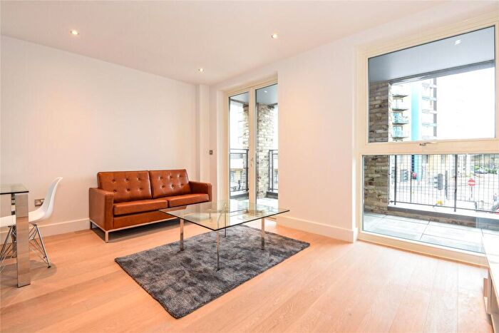 2 Bedroom Flat To Rent In Deptford Bridge, London, SE8