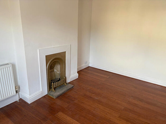 1 Bedroom Flat To Rent In Kearsney Avenue, Kearsney, CT16