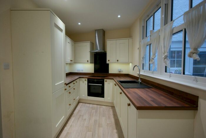 1 Bedroom Flat To Rent In Lower Street, Dartmouth, TQ6
