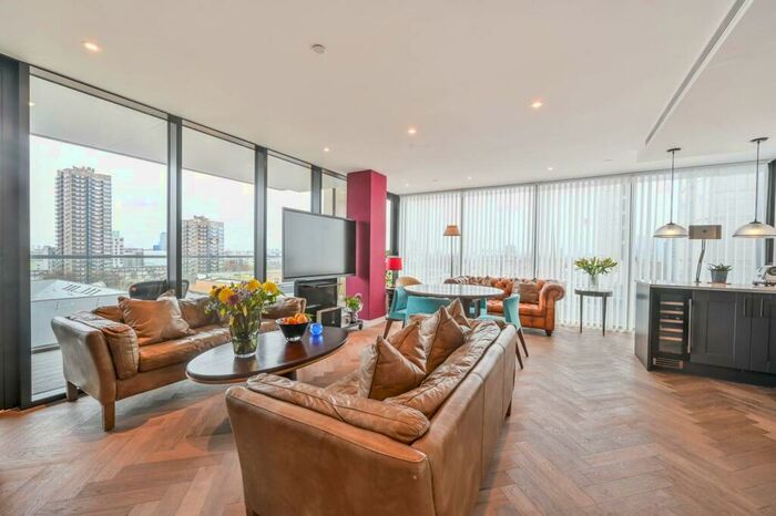 2 Bedroom Flat To Rent In Merino Gardens, Wapping, E1W