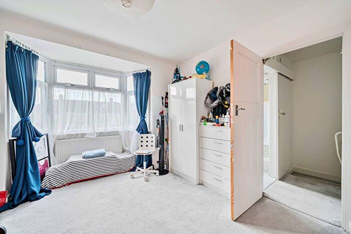 3 Bedroom Terraced House To Rent In Nightingale Close, Chingford, London, E4