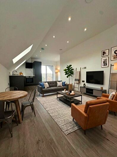 2 Bedroom Apartment To Rent In Mitchley Hill, South Croydon, CR2