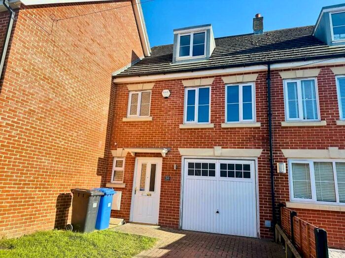 3 Bedroom Terraced House To Rent In Royal Avenue, Lowestoft, Suffolk, NR32