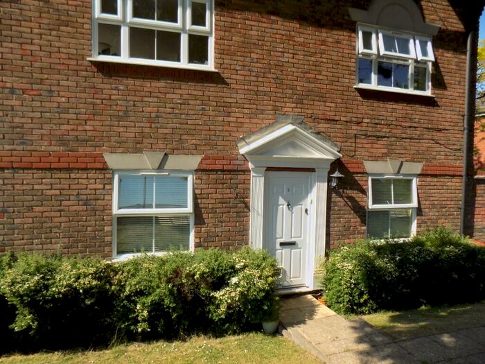 2 Bedroom Apartment To Rent In Little Berry Lane, Basildon, Essex, SS16