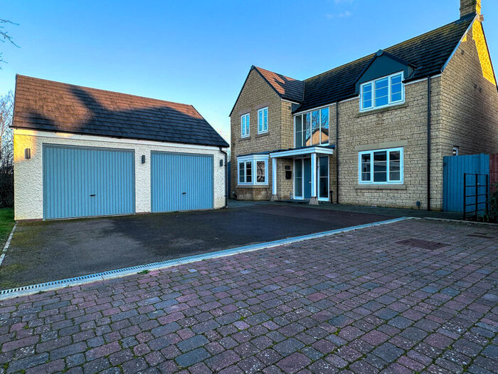 5 Bedroom Detached House To Rent In Woodhull Close, Bredon, GL20