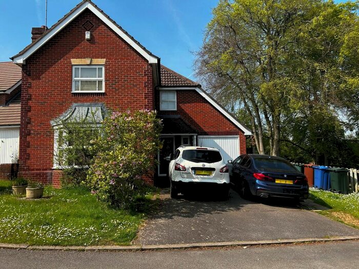 4 Bedroom Detached House To Rent In William Close, Banbury, Oxon, OX16