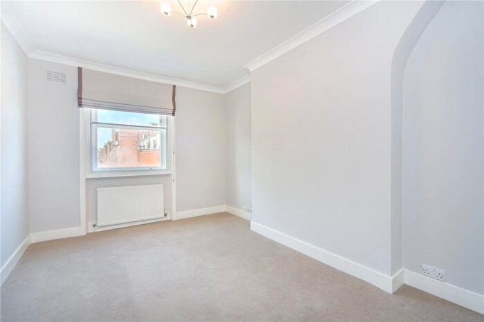 1 Bedroom Flat To Rent In Elm Park Chambers, - Fulham Road, SW10