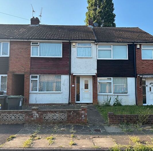 3 Bedroom Terraced House To Rent In Midhurst Gardens, Luton, LU3