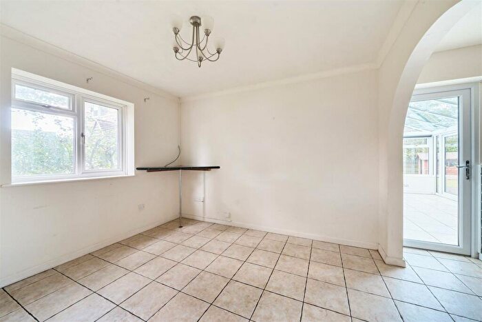 4 Bedroom Detached House For Sale In Meadowside, Mosterton, DT8