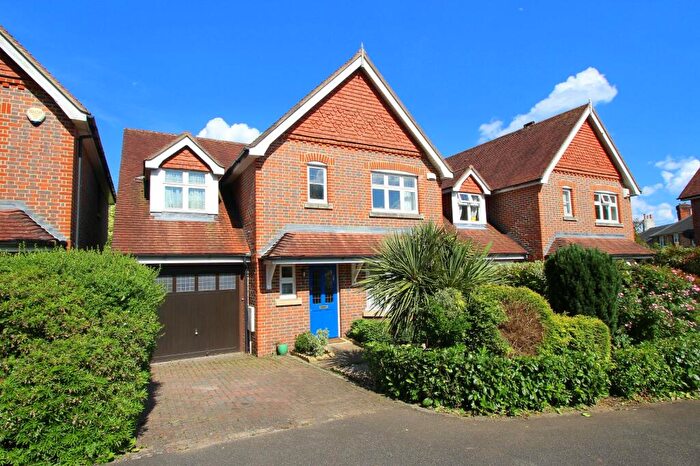 4 Bedroom Detached House To Rent In Angel Place, Reigate, RH2