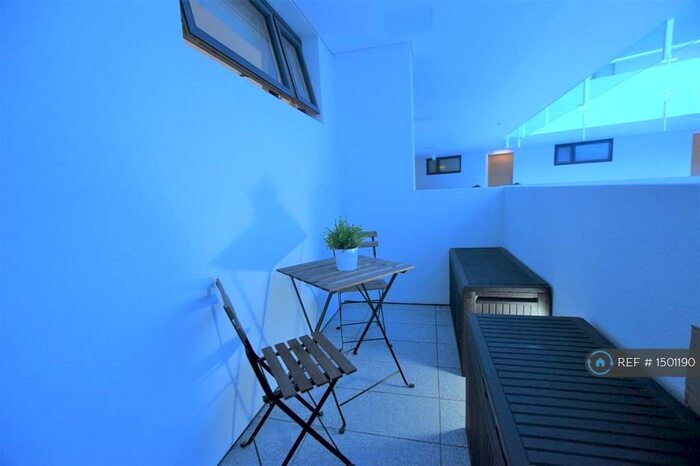 2 Bedroom Flat To Rent In Mann Island, Liverpool, L3