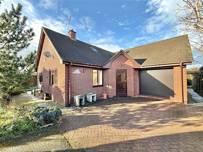 4 Bedroom Detached House For Sale In Hawthorn Drive, Llandyssil, Montgomery, Powys, SY15