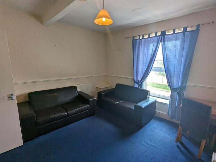 2 Bedroom Apartment To Rent In A Crookes (back), Sheffield, S10