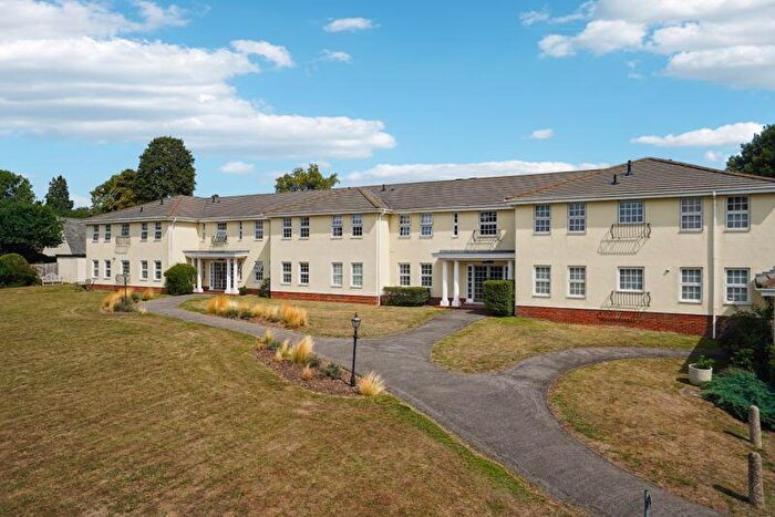 2 Bedroom Flat To Rent In Berry Hill Court, Taplow, SL6