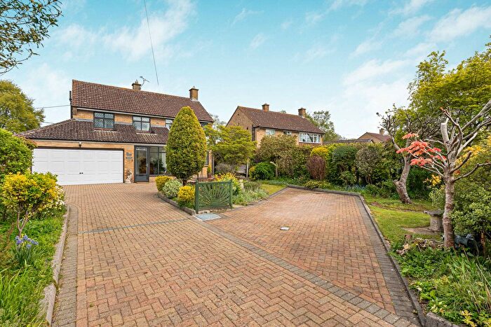 3 Bedroom Detached House For Sale In Meadowcroft, Wroslyn Road, Freeland, OX29