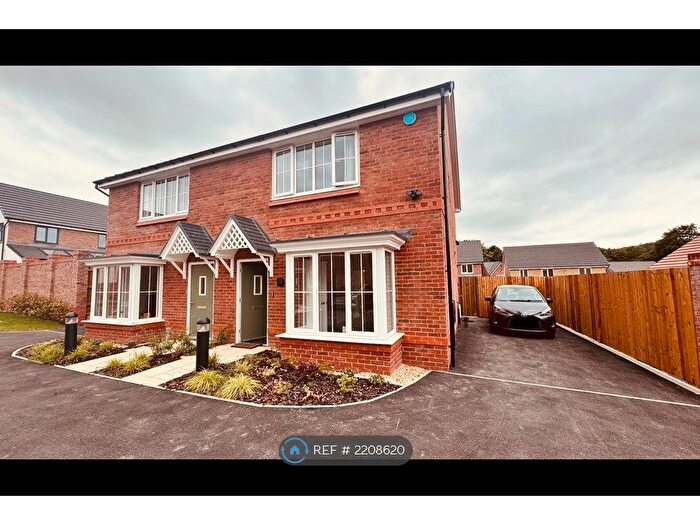 3 Bedroom Semi-Detached House To Rent In Broadbent Street, Rochdale, OL11