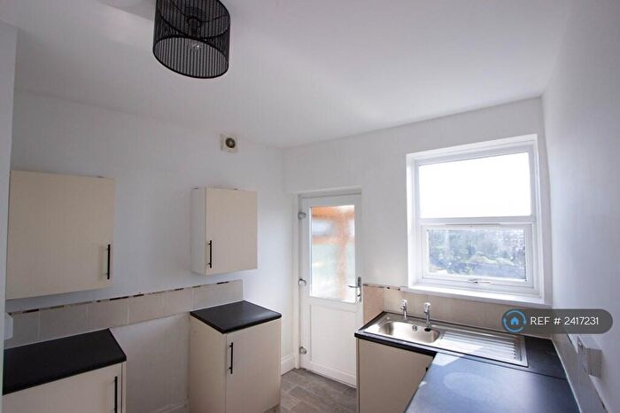 3 Bedroom Flat To Rent In Christchurch Road, Newport, NP19