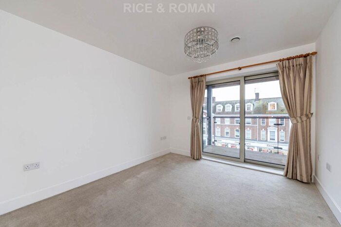 2 Bedroom Flat For Sale In Meadows House, Walton On Thames, KT12
