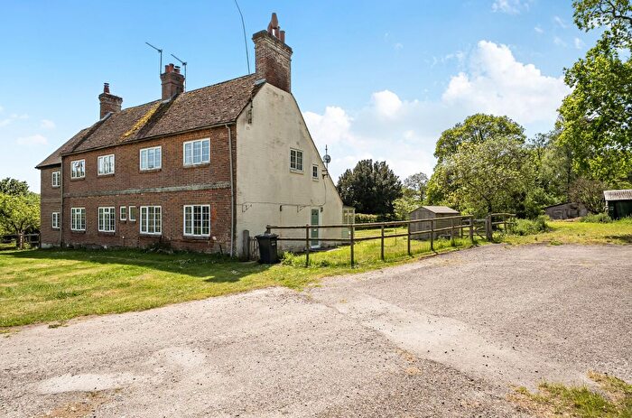 3 Bedroom Semi-Detached House To Rent In Phillips Heath Cottages, Stockbridge, Hampshire, SO20