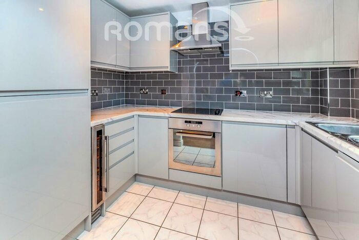 2 Bedroom Apartment To Rent In London Road, Ascot, SL5