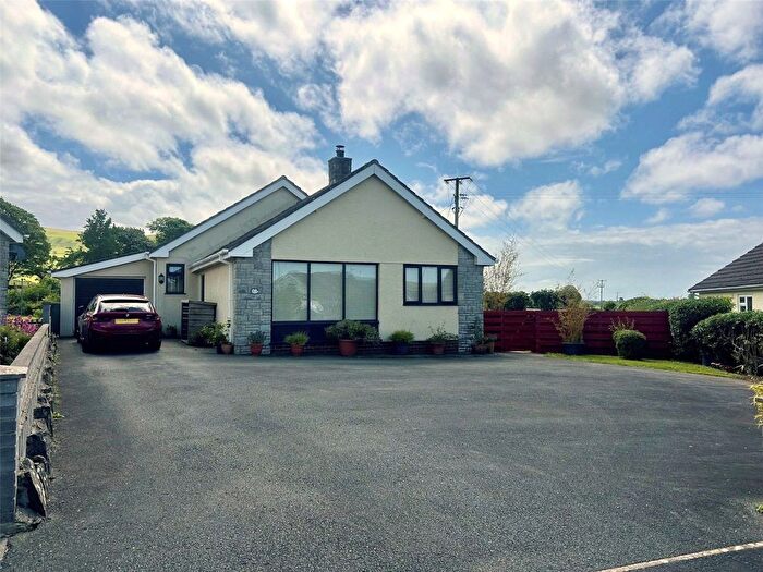 3 Bedroom Bungalow For Sale In Y Groesffordd, Bryncrug, Tywyn, Gwynedd, LL36