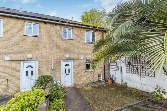 3 Bedroom End Of Terrace House To Rent In Friary Road, London, SE15