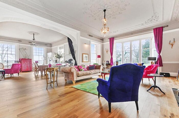 2 Bedroom Flat For Sale In Breakspear House, Harefield, UB9