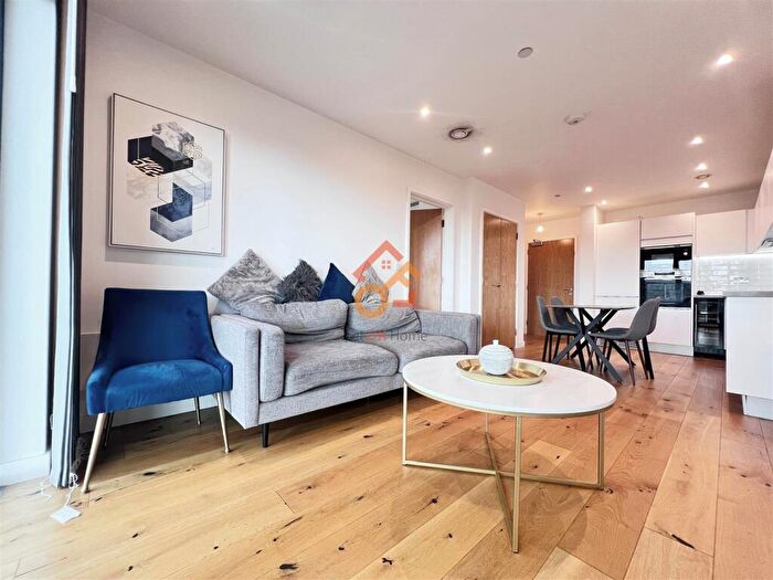 1 Bedroom Flat To Rent In The Axium, Windmill Street, Birmingham, B1